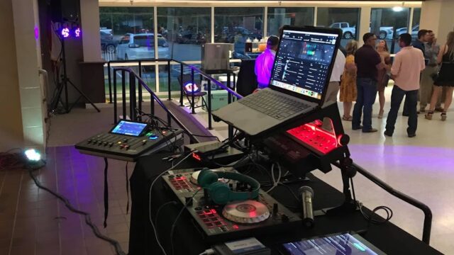 Single Category 8 Kids Party DJs Near You