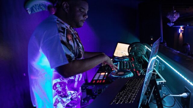 Single Category 76 Kids Party DJs Near You