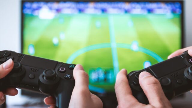 Single Location 94 Keywords: console;controller;game;gamepad;gaming;player;playing;playstation;tv