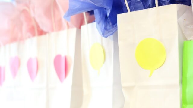 White Party Loot Grab Gift Bags for Kids with Tissue Paper Stuffing